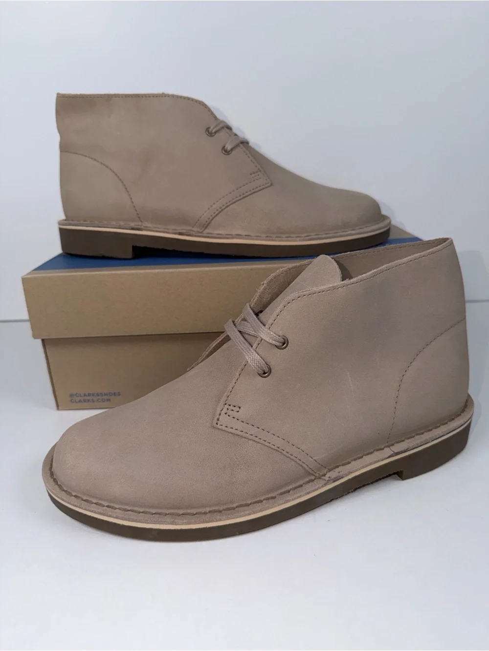 Clarks Mens Shepton -Taupe Distressed- Leather Chukka Boots Shoes 9M